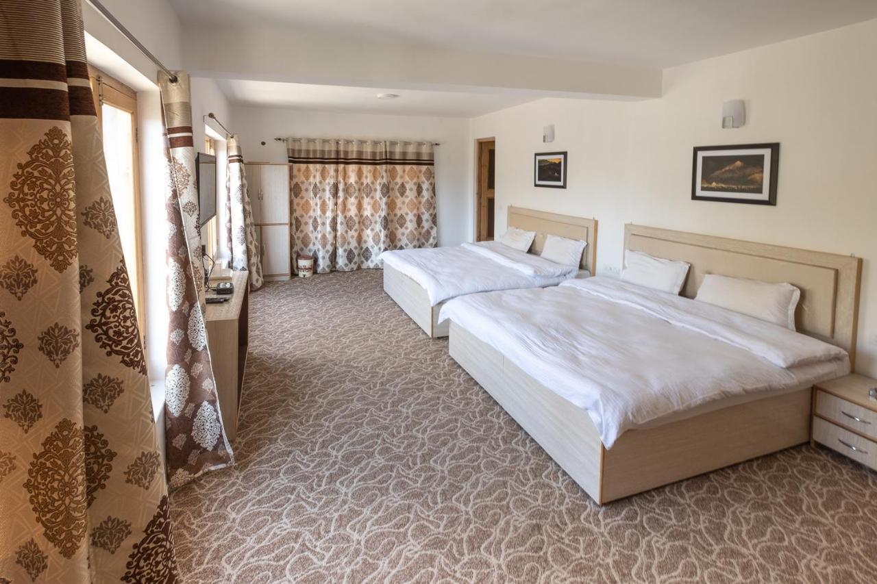 Yangphel Guest House เลห์ ภายนอก รูปภาพ